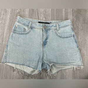 Cantao women's light wash denim cut-off jean shorts size 4